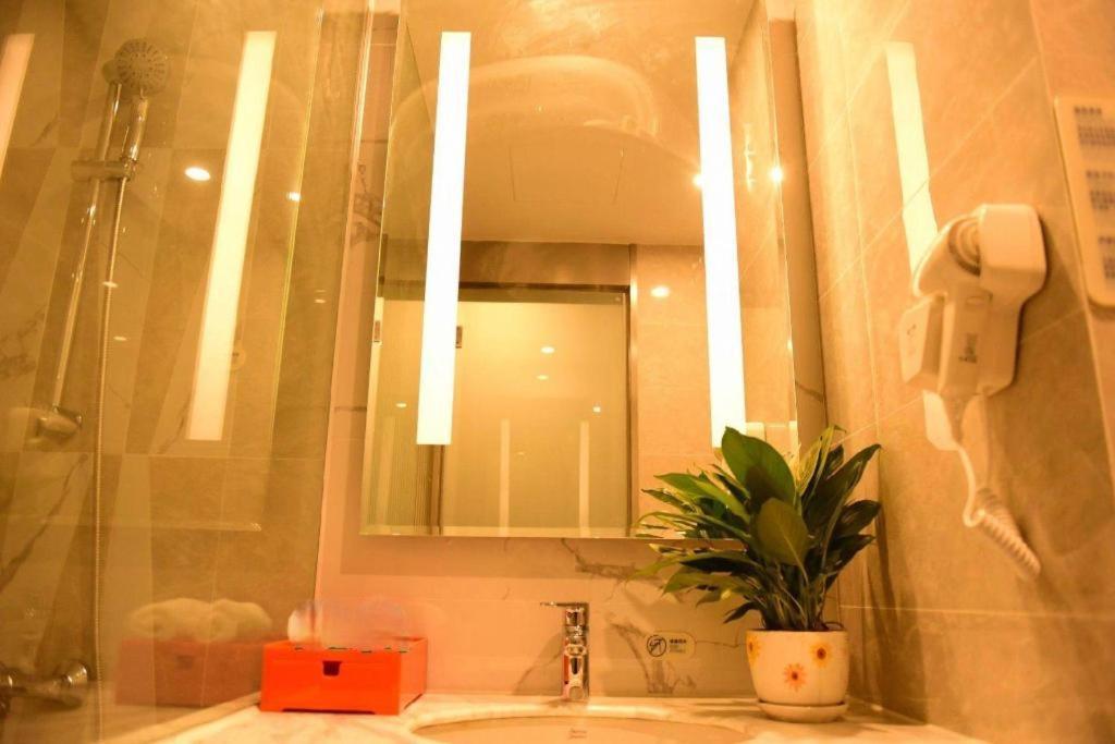 Holiday Inn Express Lhasa Potala Square By Ihg エクステリア 写真
